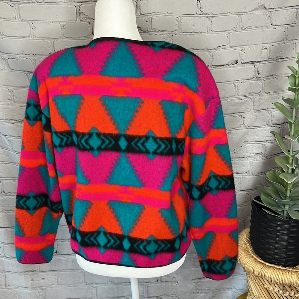 Vibrant Geometric Patterned Cardigan - Picture 4 of 8